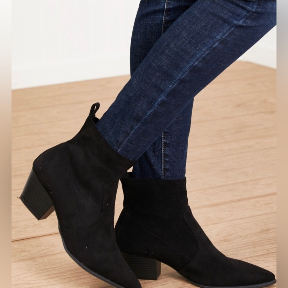 Qupid Leap Of Faith Black Pointed Toe Sock Bootie Size 6.5 NIB
